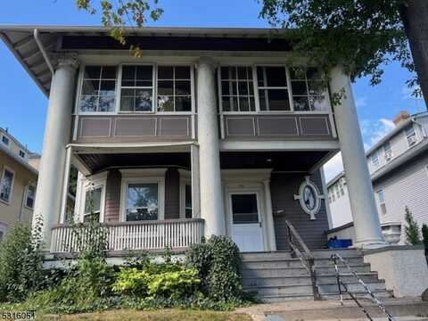 86 Park St, Montclair, NJ 07042