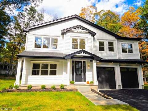 37 Parker Pl, Upper Saddle River, NJ 07458