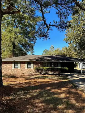 145 Steadman Lane, Starkville, MS 39759