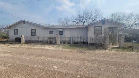 135 Ruiz Rd., San Ygnacio, TX 78067