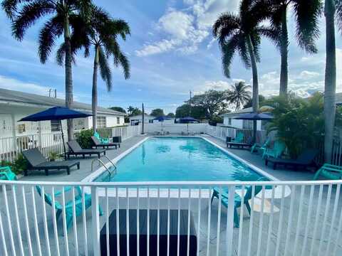 510 SW 7th St, Hallandale Beach, FL 33009