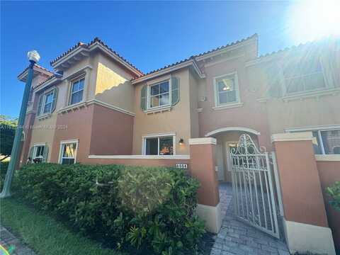 5004 S Harbor Isles Dr, Dania Beach, FL 33312