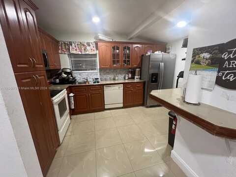 2231 Acapulco Dr, Miramar, FL 33023