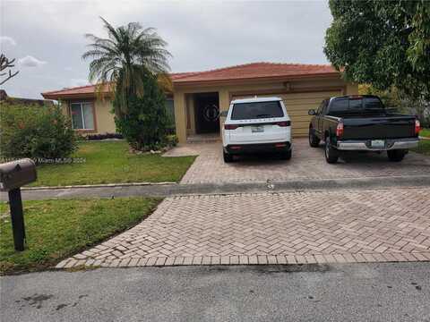 8211 NW 68th Ave, Tamarac, FL 33321