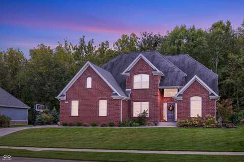 2033 Deer Creek Circle, Columbus, IN 47201