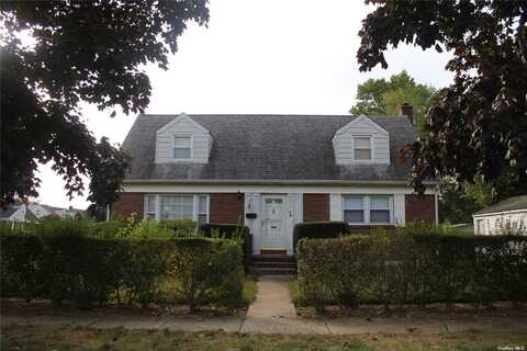 16 Teresa, Hempstead, NY 11550