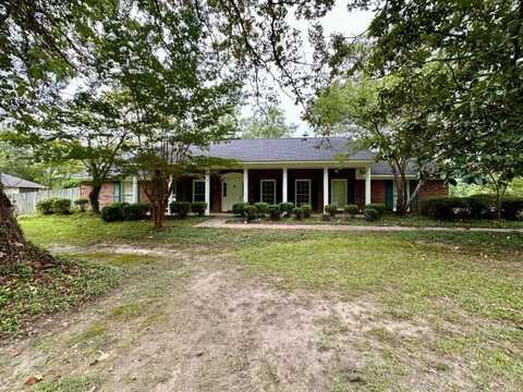 104 Whitaker Dr., Houston, MS 38851