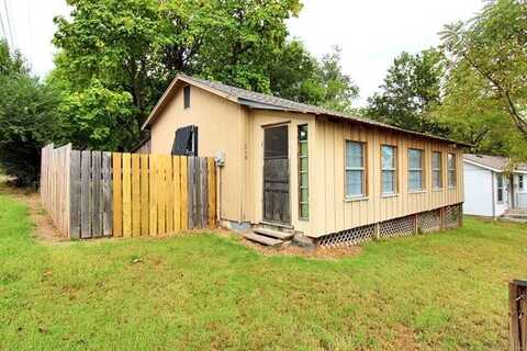 516 W Fox Street, Tahlequah, OK 74464