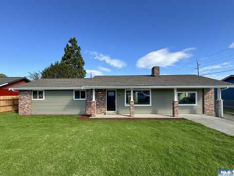 218 N Matriotti Ave, Sequim, WA 98382