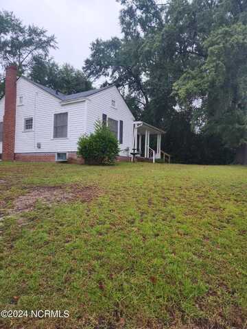 303 N Sandhills Boulevard, Aberdeen, NC 28315