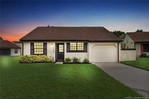 2265 SE Brekenridge Circle, Port Saint Lucie, FL 34952