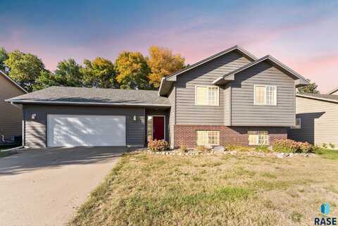 7504 W 66th St, Sioux Falls, SD 57106