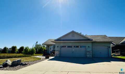 7601 W Wilson Dr, Sioux Falls, SD 57106