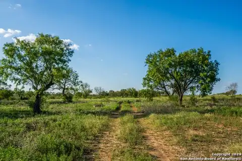 7081 county road 301, Sabinal, TX 78881