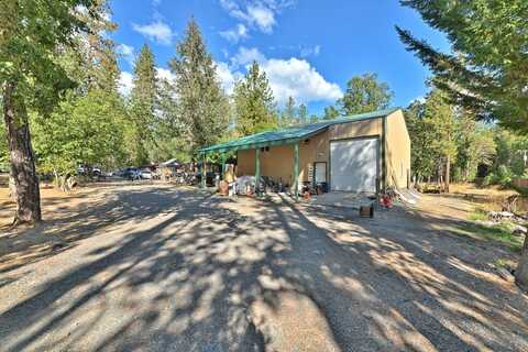 7198 W Evans Creek Road, Rogue River, OR 97537