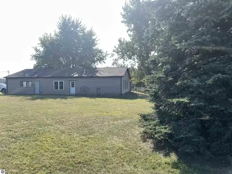 11255 W River Road, Remus, MI 49340