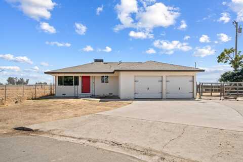 9525 Garden Drive, Hanford, CA 93230