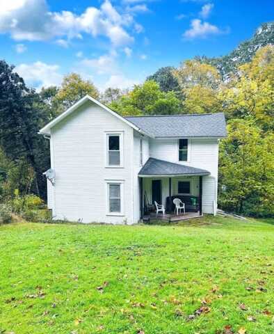 157 Stamm Hollow Rd, Franklin, PA 16117