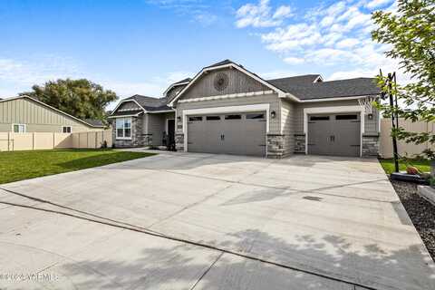 6307 Cottonwood Loop Ave, Yakima, WA 98903