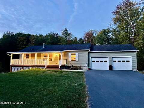 180 Algonquin Beach Road, Poestenkill, NY 12018