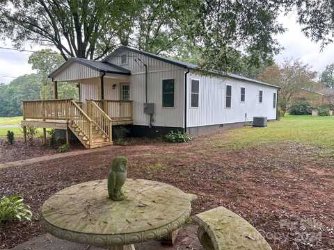 86 Adams Lane, Hiddenite, NC 28636