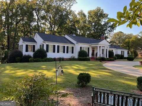 111 Highland, West Point, GA 31833