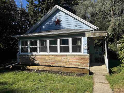 2205 Morris Street, South Bend, IN 46613