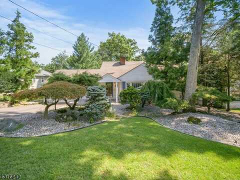 198 Macdonald Dr, Wayne, NJ 07470