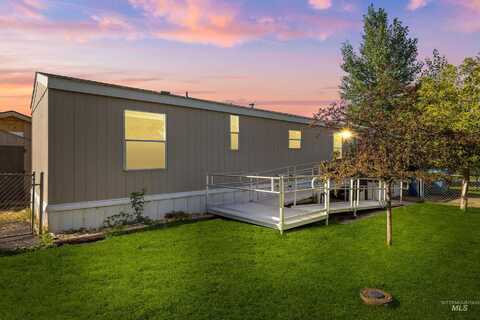 4117 Bear Valley Dr, Nampa, ID 83687