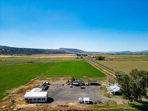 9452 Matney Way, Klamath Falls, OR 97603