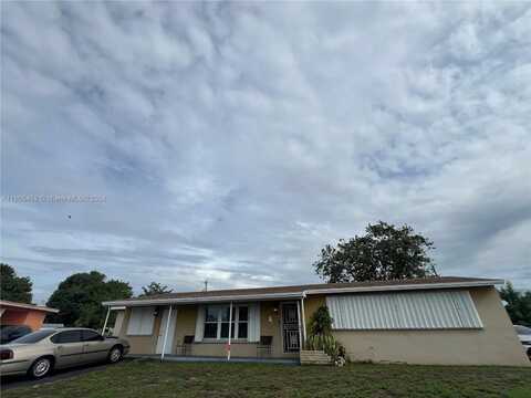 4511 NW 174th Dr, Miami Gardens, FL 33055