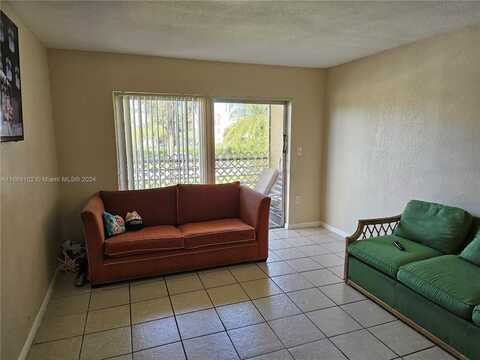 3700 NW 21st St, Lauderdale Lakes, FL 33311