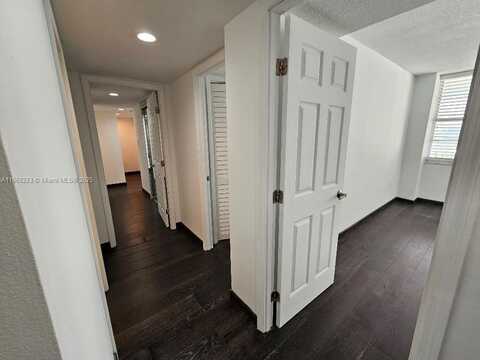 18011 Biscayne Blvd, Aventura, FL 33160
