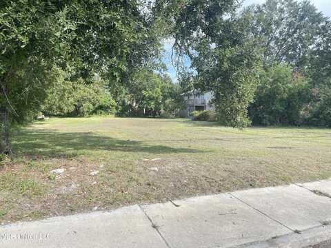 348 Oak Street, Biloxi, MS 39530