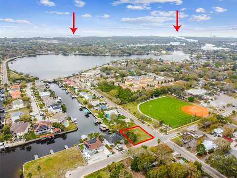 600 BANANA STREET, TARPON SPRINGS, FL 34689