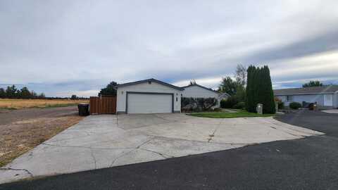 854 NE Cheyenne Drive, Redmond, OR 97756