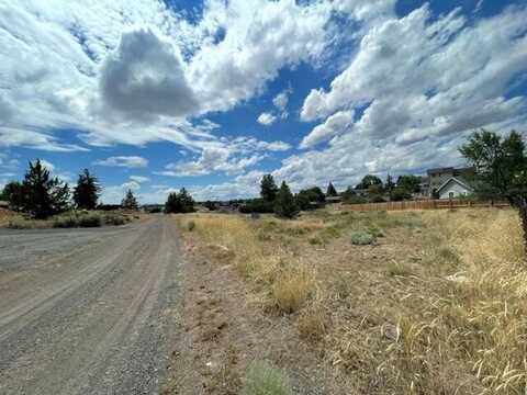 SE Revere Avenue, Madras, OR 97741