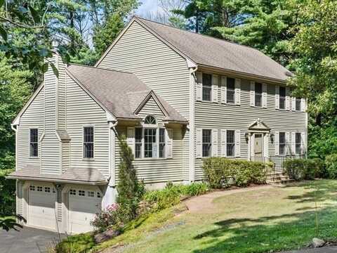 87 Clark Rd, Sturbridge, MA 01518