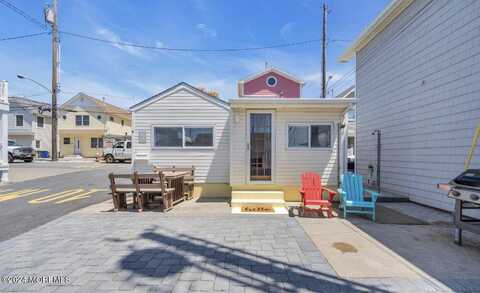 11 E Channel Way, Lavallette, NJ 08735