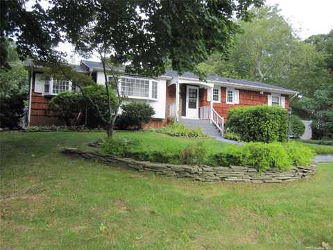 6 Merlin Lane, Setauket, NY 11733