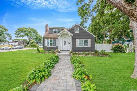 80 Everett Street, Patchogue, NY 11772