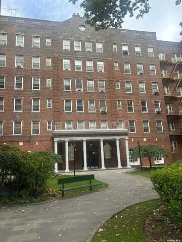 141-25 Northern Boulevard, Flushing, NY 11354