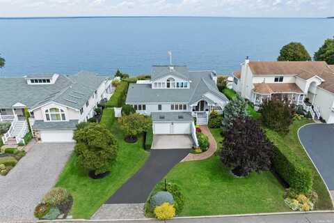 15 Oak Point Drive N, Bayville, NY 11709