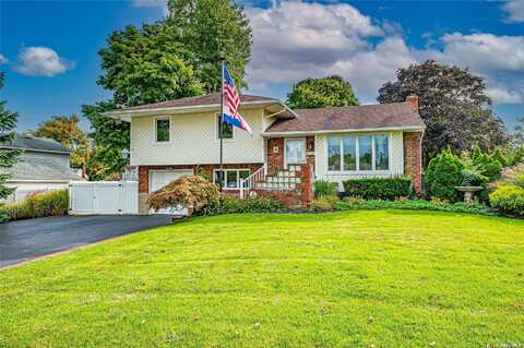 5 Weldon Lane, Commack, NY 11725