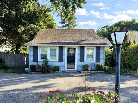 78 Smith Street, Ronkonkoma, NY 11779