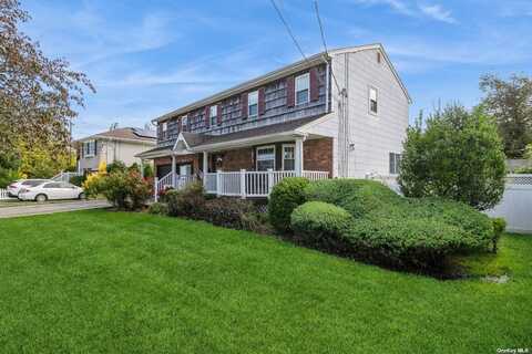 2 Bishop Ct., Bethpage, NY 11714