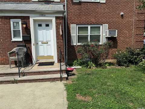 74-06 255th Street, Glen Oaks, NY 11004