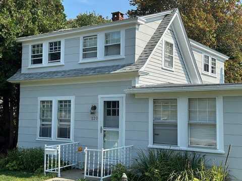 220 Atlantic Avenue, Boothbay Harbor, ME 04538