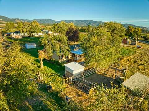 1255 Apple Blossom Lane, Corvallis, MT 59828