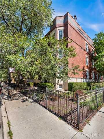 3801 N Wilton Avenue, Chicago, IL 60613